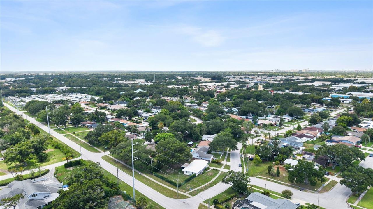 2287 Manor Boulevard N, Clearwater, FL 33765 Photo