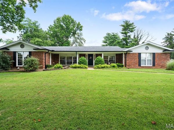 312 Diplomat Lane, Chesterfield, MO 63017