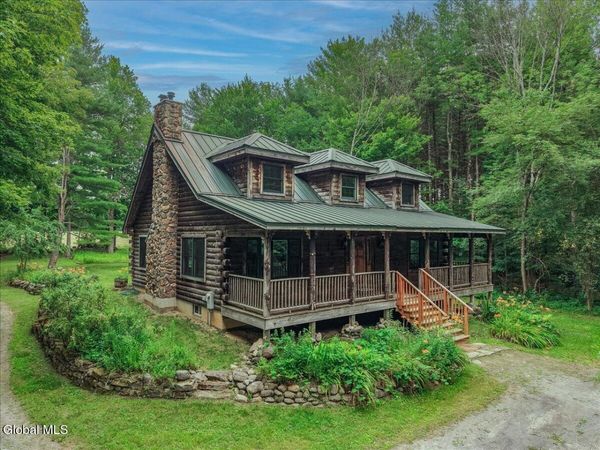 2274 Touareuna Road, Amsterdam, NY 12010