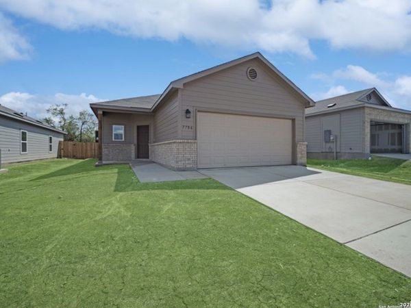 7706 Stud dr, Elmendorf, TX 78112