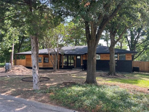 404 W Hillcrest Street , Keene, TX 76059