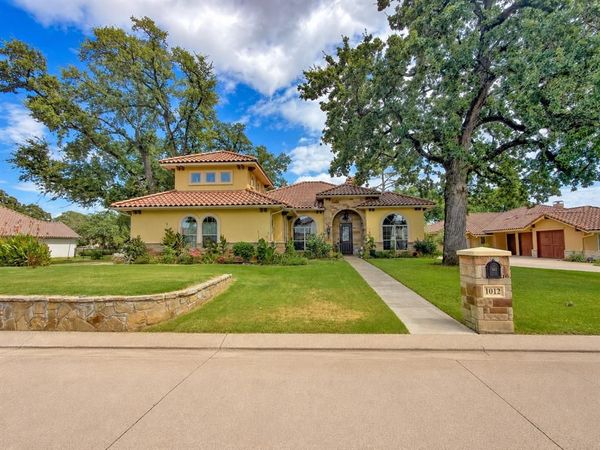 1012 Catalina Bay Boulevard, Granbury, TX 76048