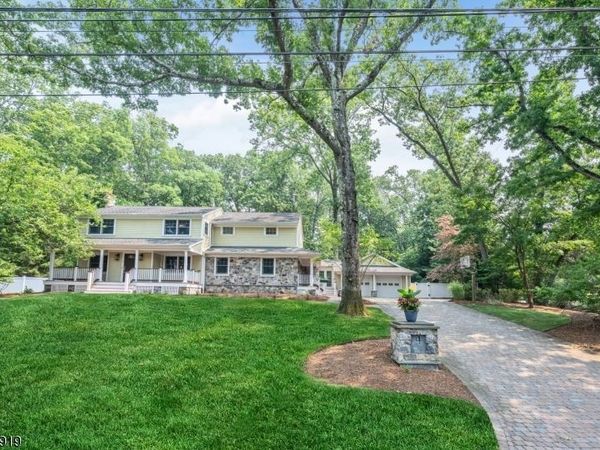 4 Burma Rd, Wyckoff, NJ 07481