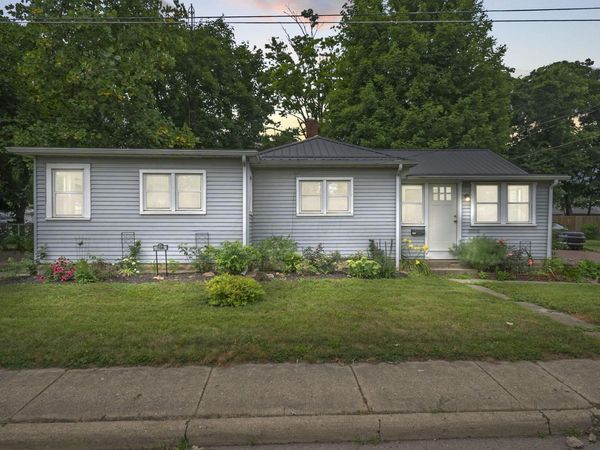 706 E Burgess Street , Mount Vernon, OH 43050