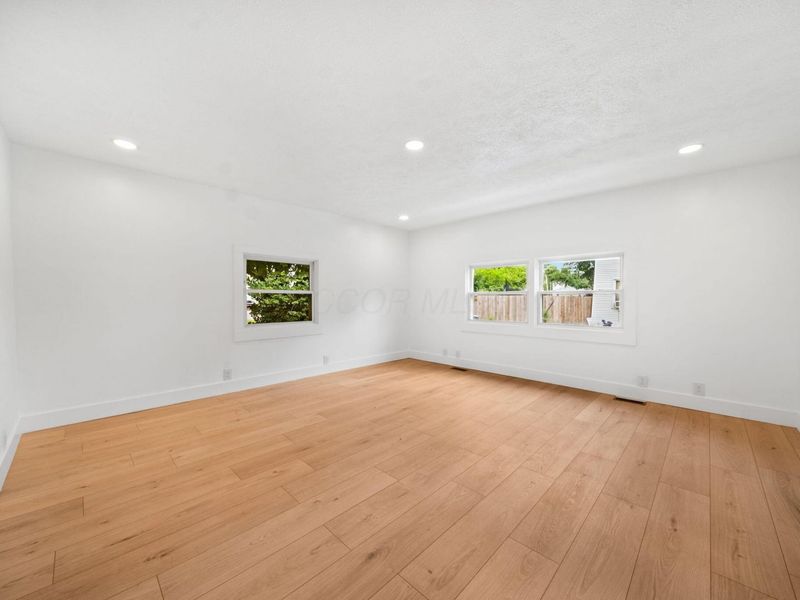 706 E Burgess Street , Mount Vernon, OH 43050 Photo 16