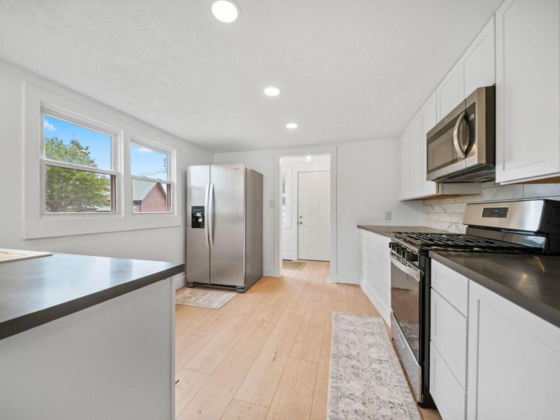 706 E Burgess Street , Mount Vernon, OH 43050 Photo 6