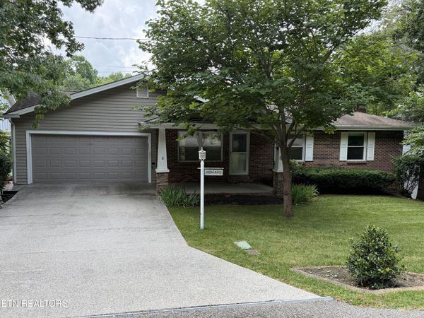 169 Ivy Brook Lane, Crossville, TN 38558