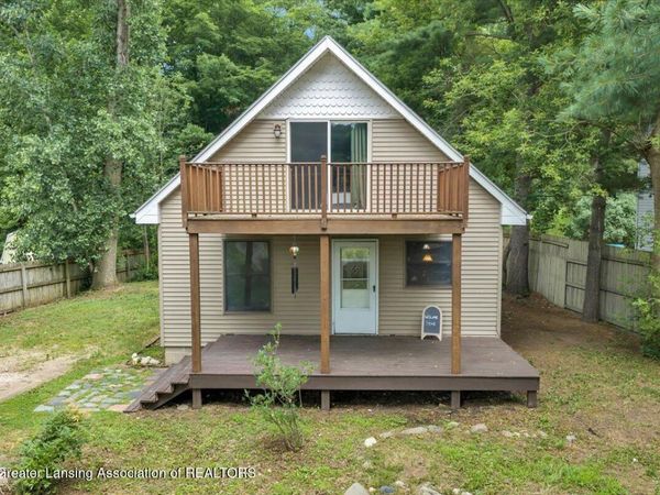 6910 Victoria Shore Drive, Laingsburg, MI 48848
