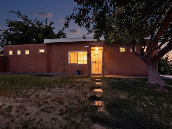 7252 Chickadee Lane NE, Albuquerque, NM 87109