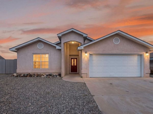 1341 Vista Centro Drive SW, Los Lunas, NM 87031