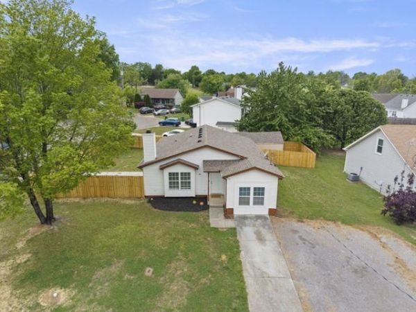 421 Cedar Park Cir , La Vergne, TN 37086