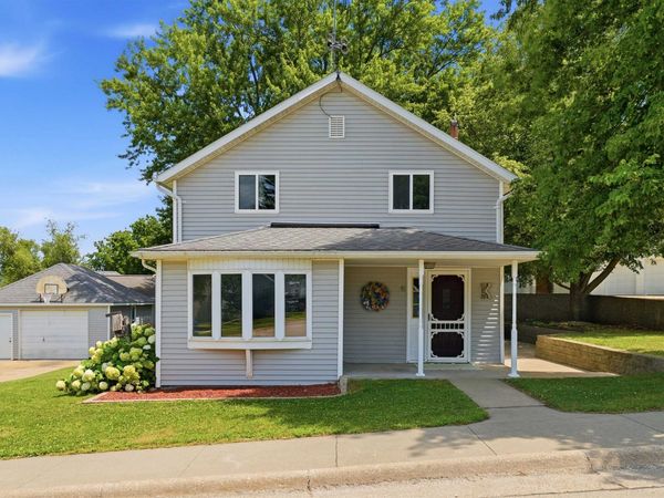 106 NE Tyler Street, Cascade, IA 52033