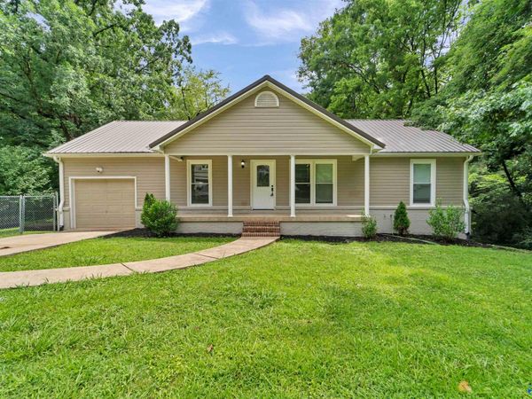 298 Golfview Drive NE, Arab, AL 35016