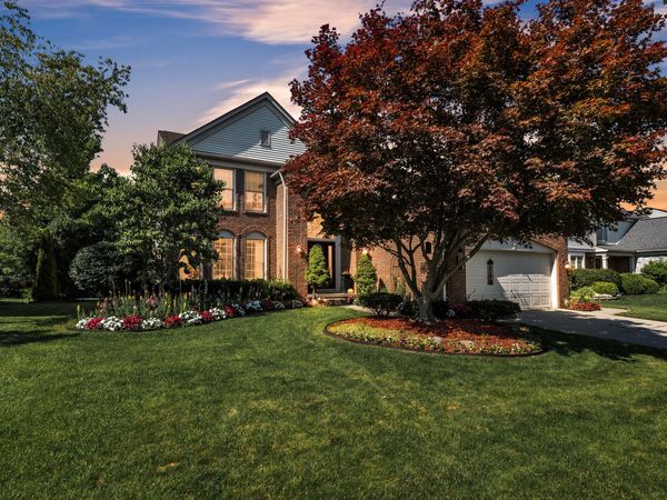 44899 Weymouth Drive, Canton, MI 48188