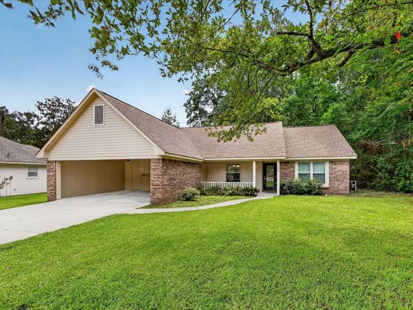 1306 Sandlewood Dr., Hattiesburg, MS 39402