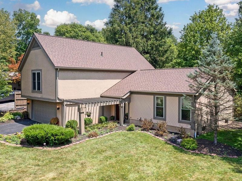 7032 Foxmoor Place, Columbus, OH 43235 Photo 1