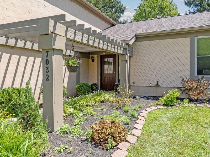7032 Foxmoor Place, Columbus, OH 43235 Photo 2