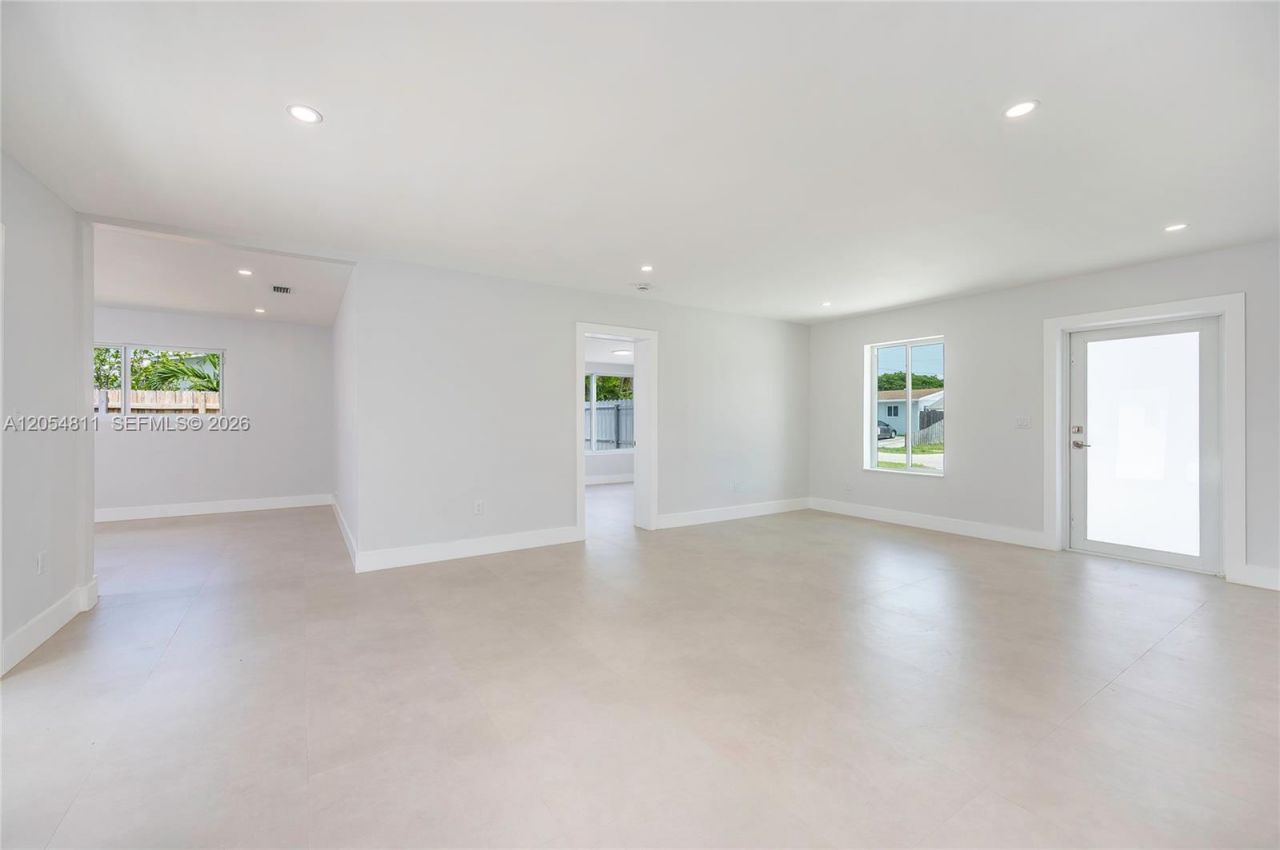 10040 SW 215th St , Cutler Bay, FL 33189 Photo