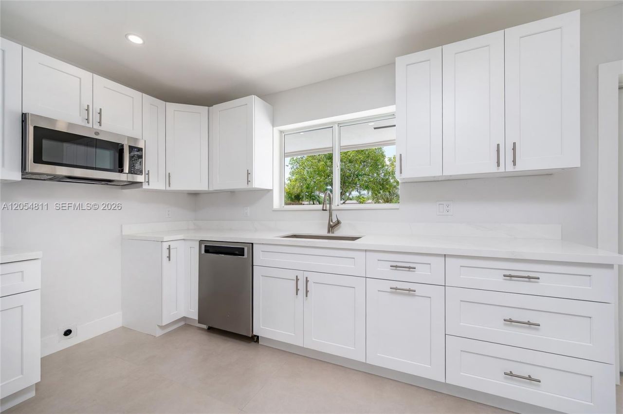 10040 SW 215th St , Cutler Bay, FL 33189 Photo