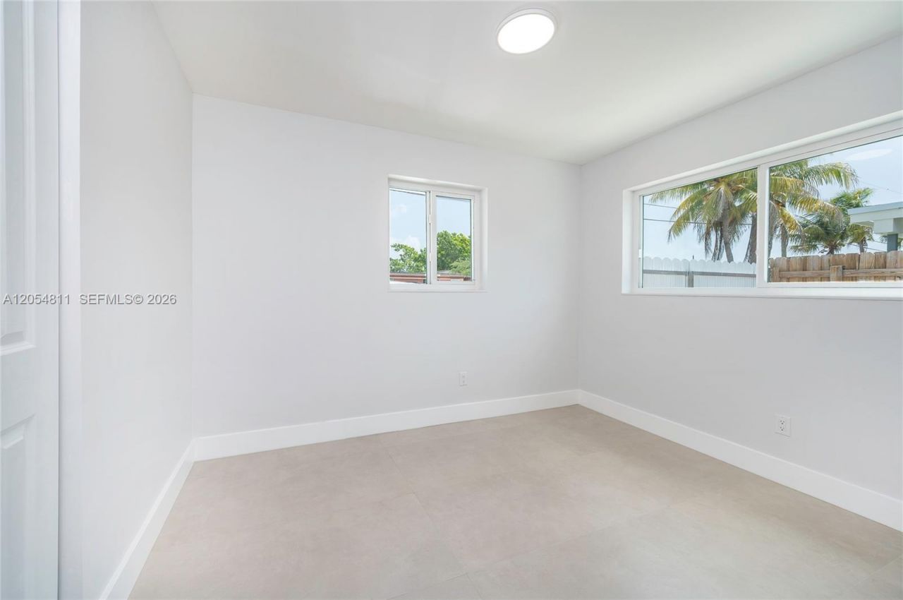 10040 SW 215th St , Cutler Bay, FL 33189 Photo