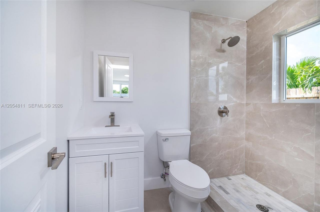 10040 SW 215th St , Cutler Bay, FL 33189 Photo