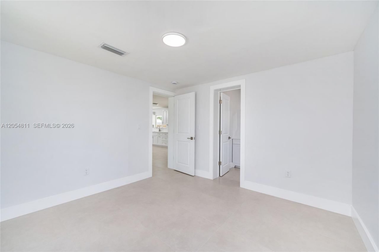 10040 SW 215th St , Cutler Bay, FL 33189 Photo