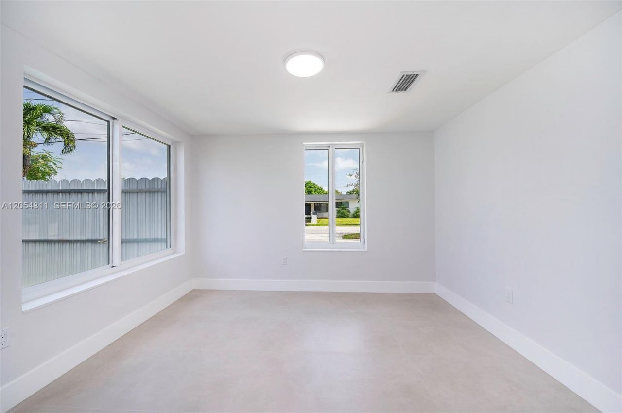 10040 SW 215th St , Cutler Bay, FL 33189 Photo