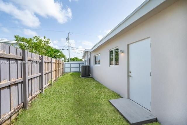 10040 SW 215th St , Cutler Bay, FL 33189 Photo