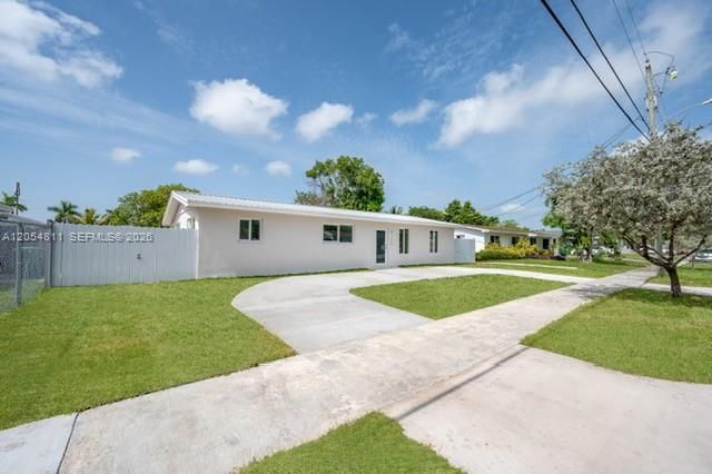 10040 SW 215th St , Cutler Bay, FL 33189 Photo