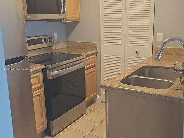 Unit 2010, Pompano Beach, FL 33069