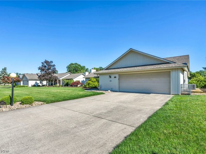 32912 Woodstone Circle, North Ridgeville, OH 44039 Photo 4