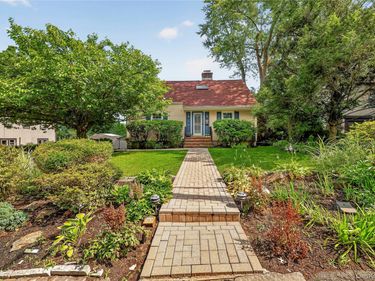 67 Topland Road, White Plains, NY 10605