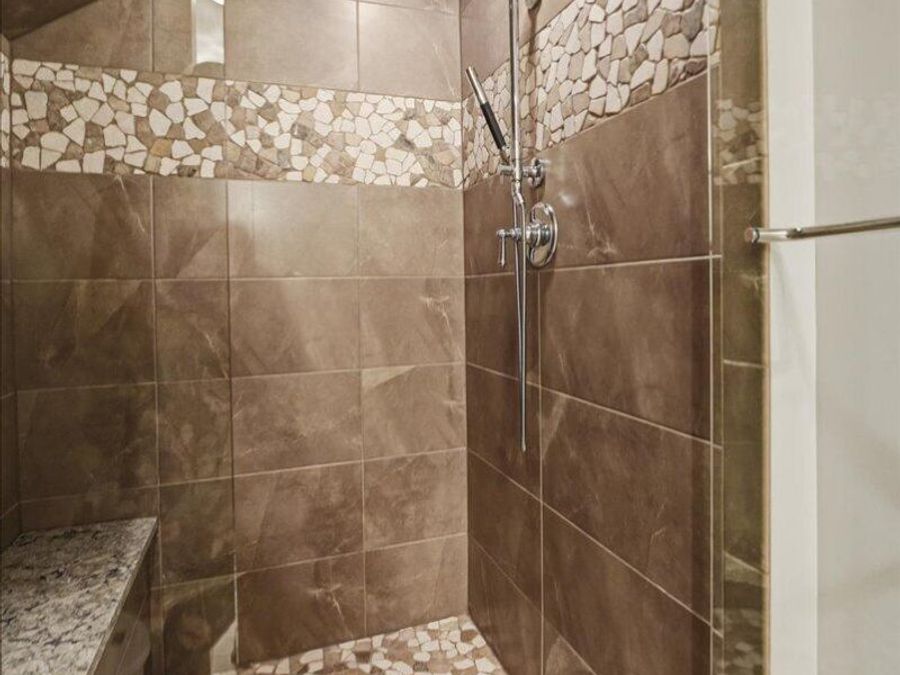 Property Image 100