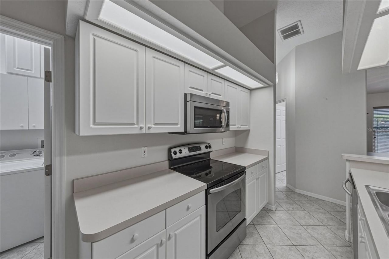 6232 Huntington Drive , Zephyrhills, FL 33542 Photo