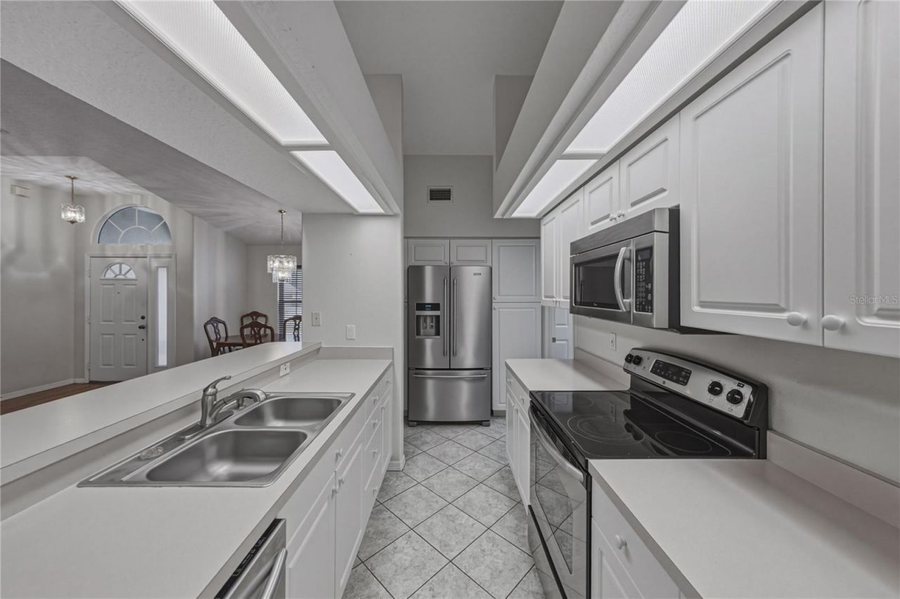 6232 Huntington Drive , Zephyrhills, FL 33542 Photo