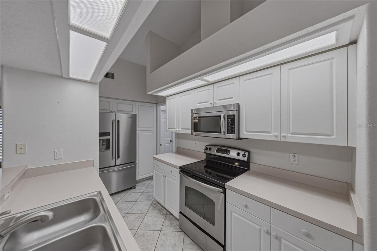 6232 Huntington Drive , Zephyrhills, FL 33542 Photo