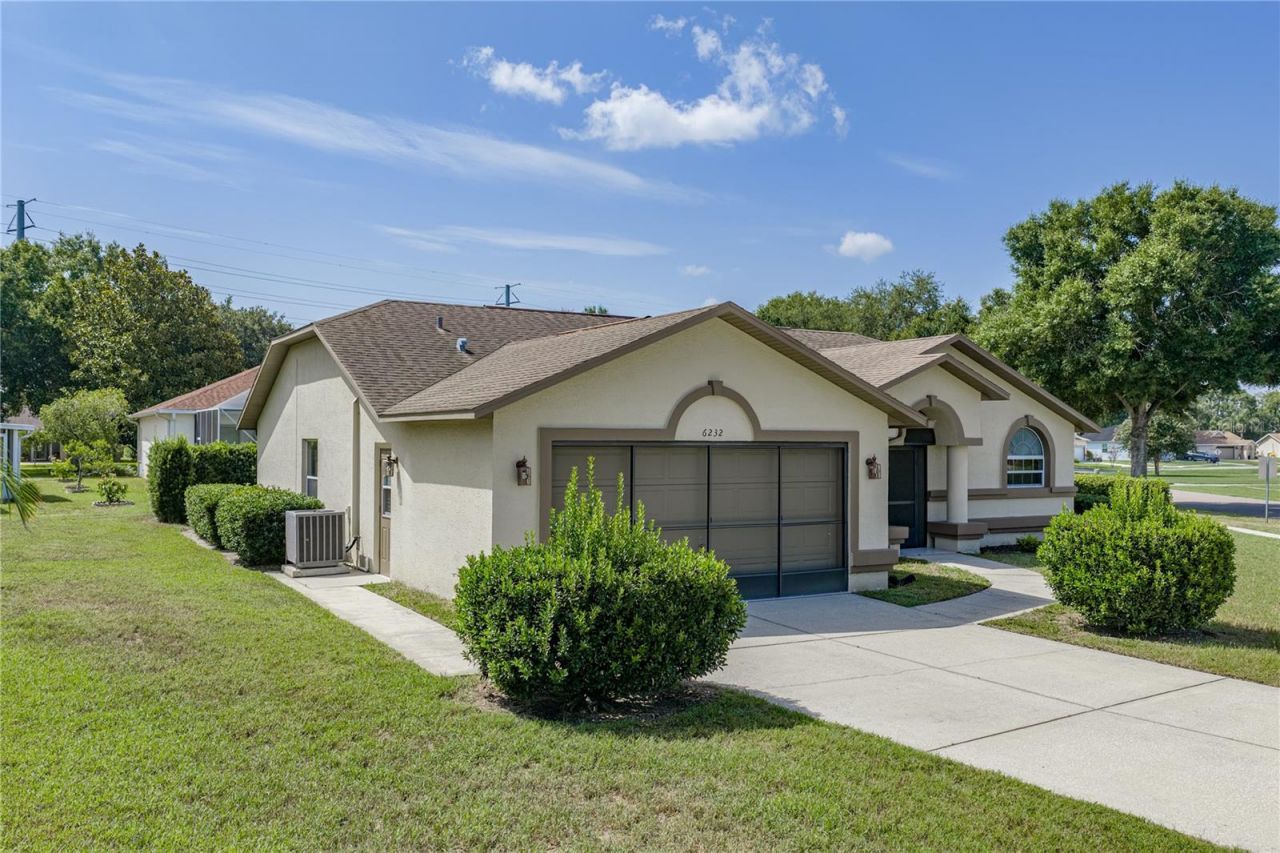 6232 Huntington Drive , Zephyrhills, FL 33542 Photo