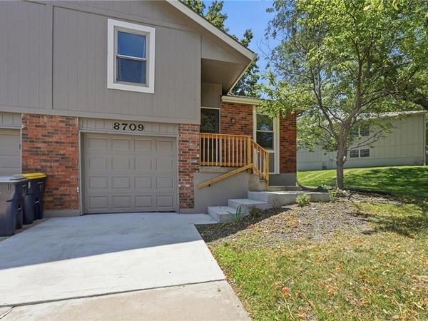 8709 N Hull Avenue, Kansas City, MO 64154