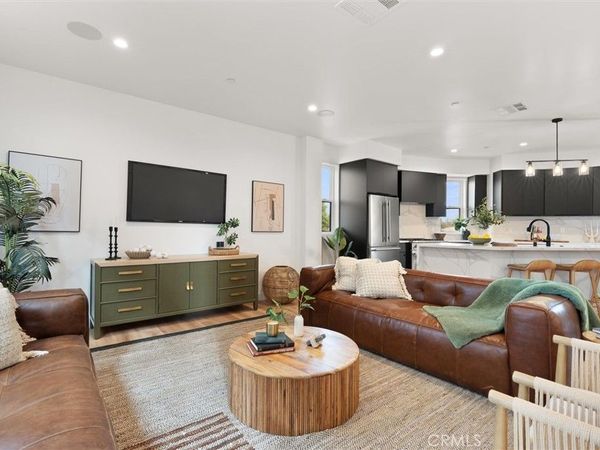 6059 N Tujunga Avenue , North Hollywood, CA 91606