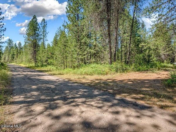 2013 Homestead Rd , Athol, ID 83801