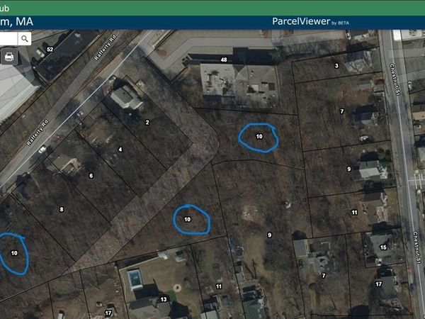 10 Rafferty Rd, Stoneham, MA 02180