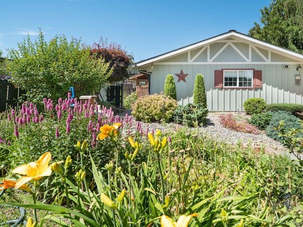 125 N Howard St, Tekoa, WA 99033