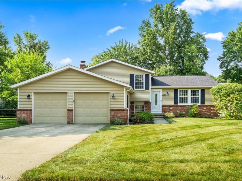 2668 Serra Vista Drive , Stow, OH 44224 Photo 1