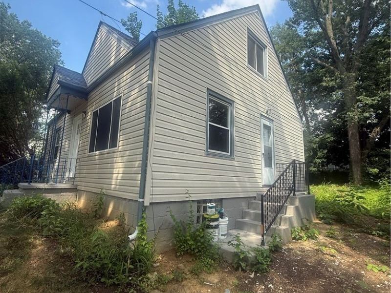 821 Cree Avenue, Akron, OH 44305 Photo 3