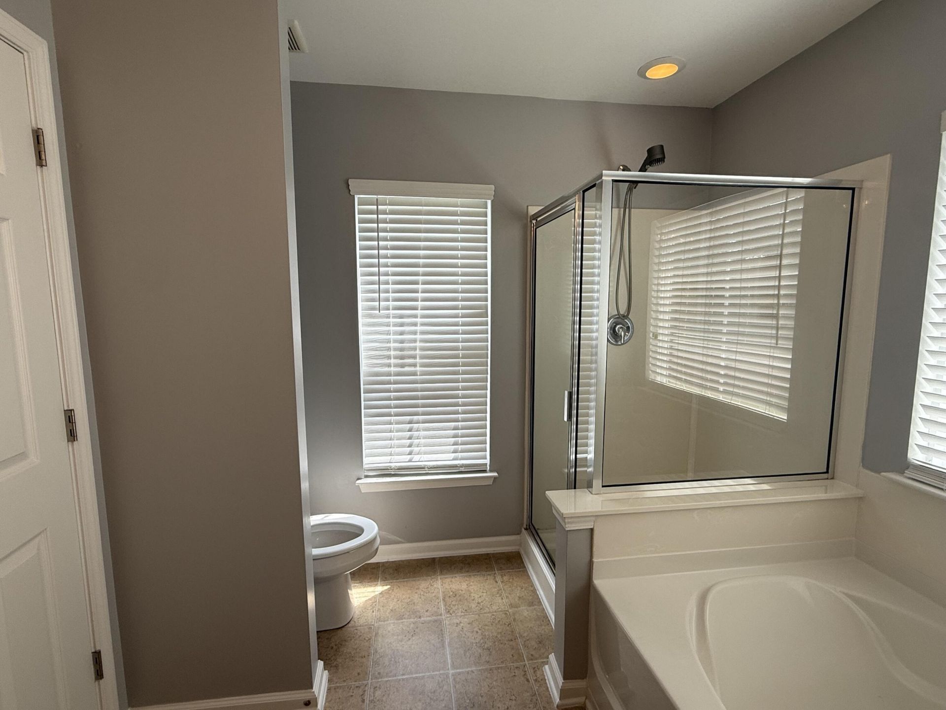 194 Avonshire Drive Photo 13