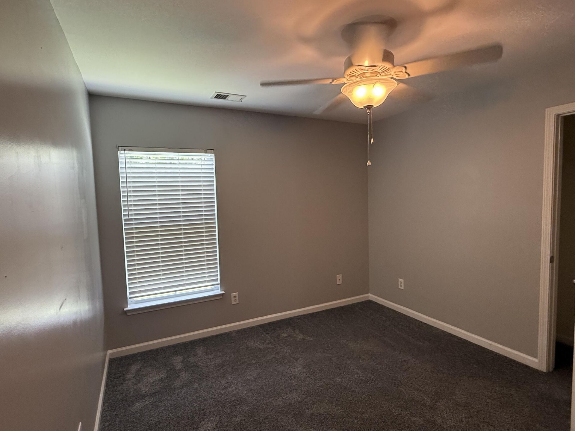 194 Avonshire Drive Photo 14
