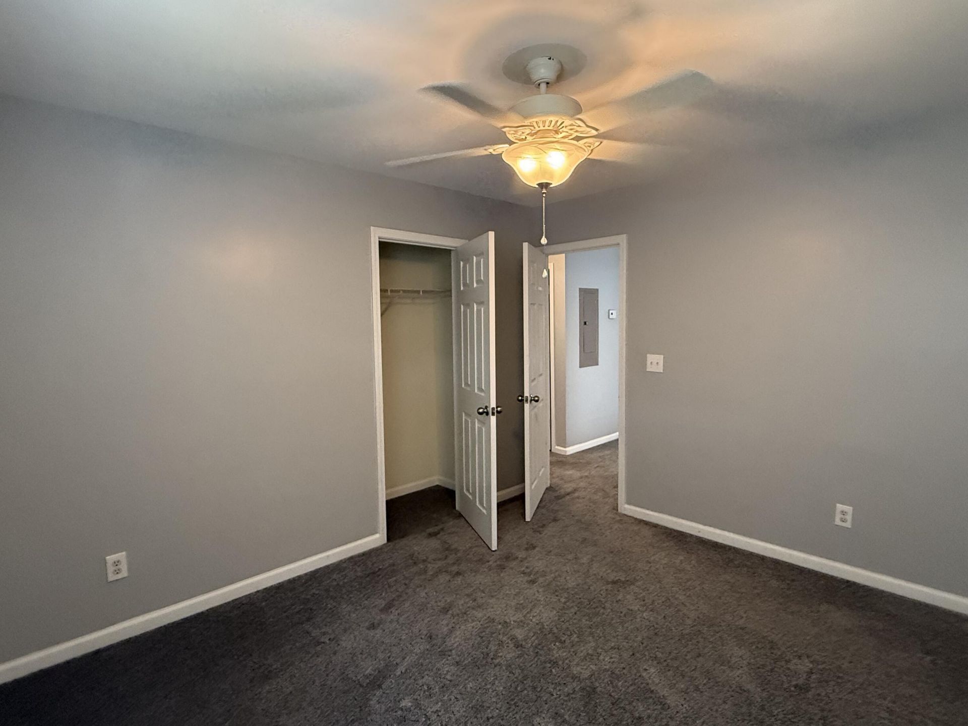 194 Avonshire Drive Photo 16