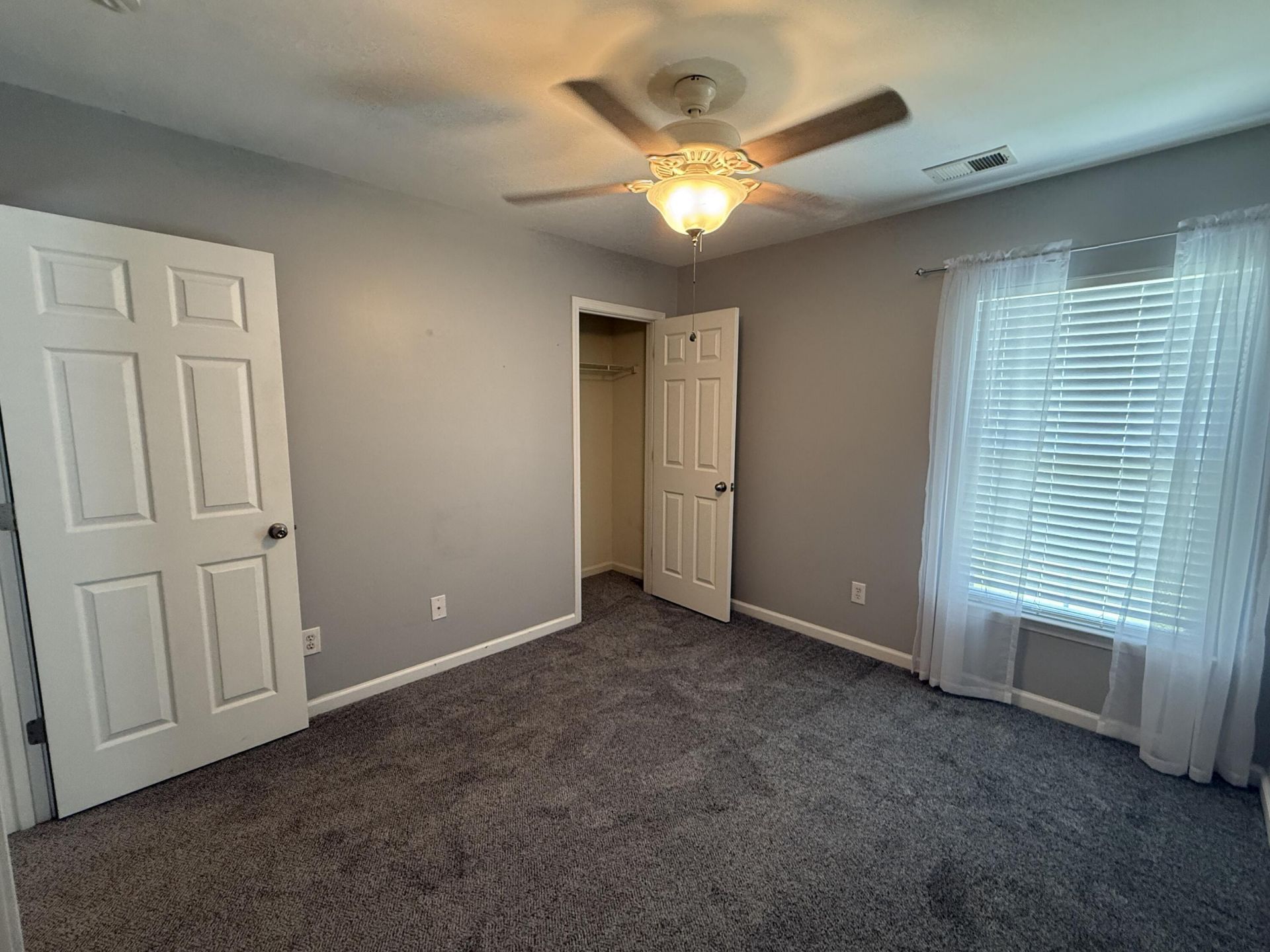 194 Avonshire Drive Photo 17