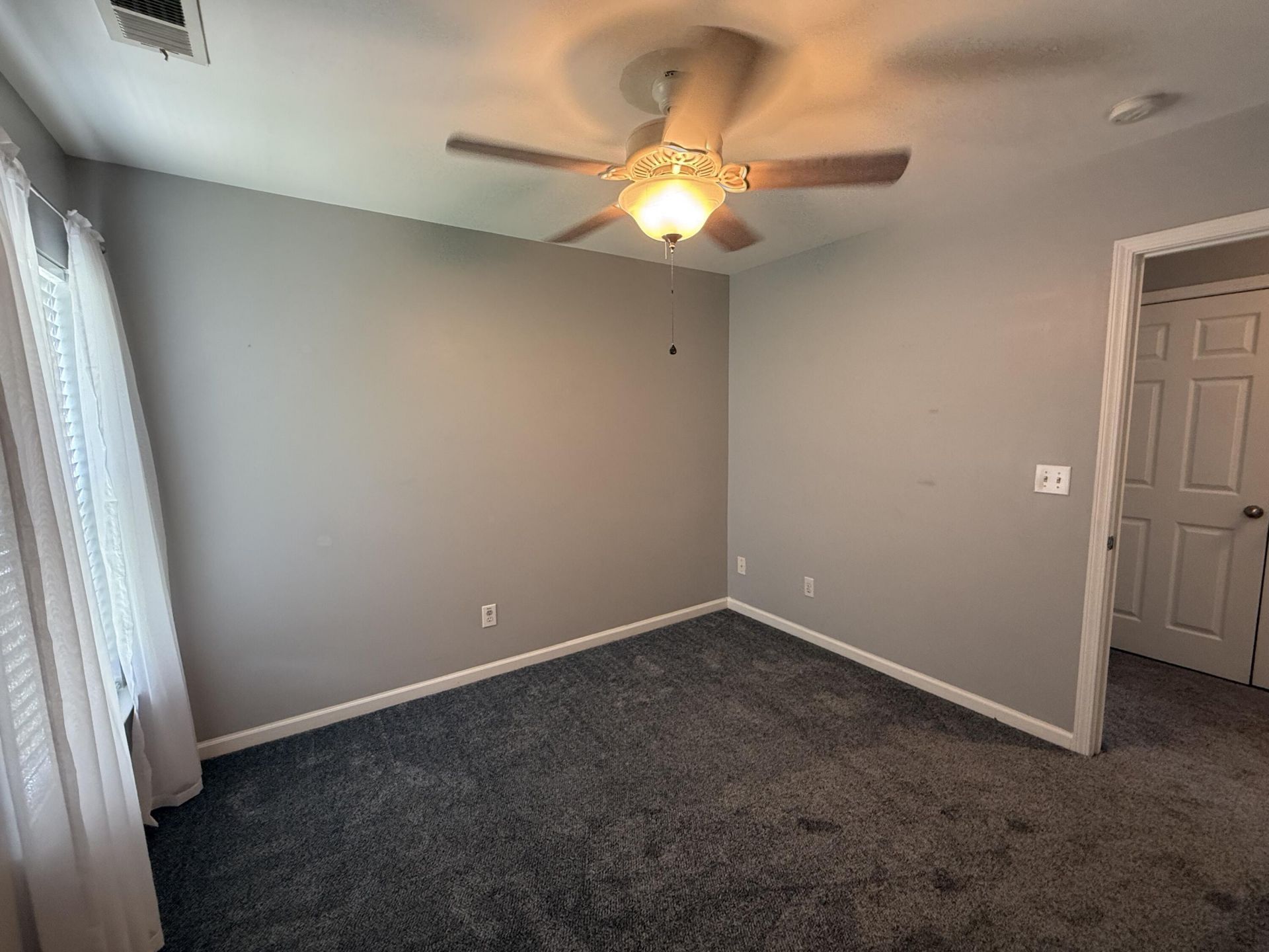 194 Avonshire Drive Photo 18