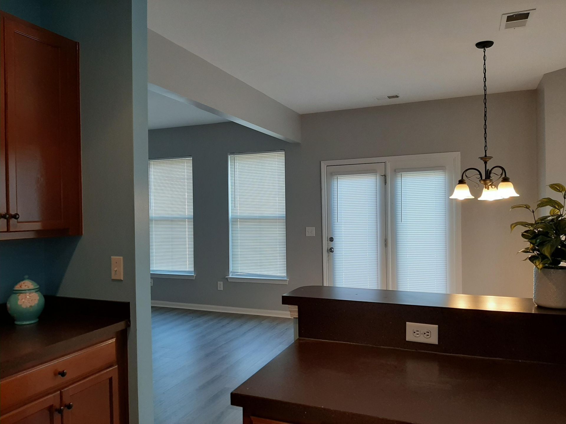 194 Avonshire Drive Photo 8